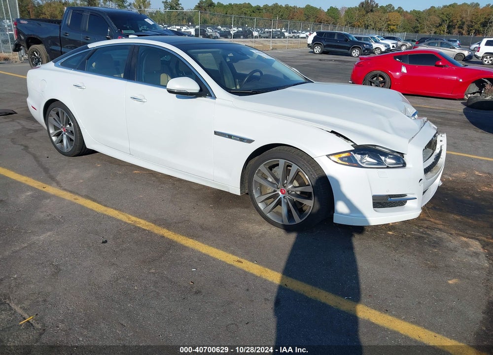 2016 JAGUAR XJ R - SPORT VIN: SAJWA1C76G8V99618