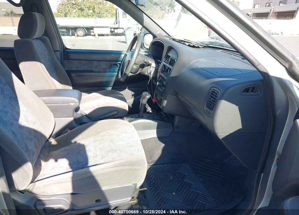 1999 NISSAN PATHFINDER LE/SE/XE VIN: JN8AR07Y5XW372953