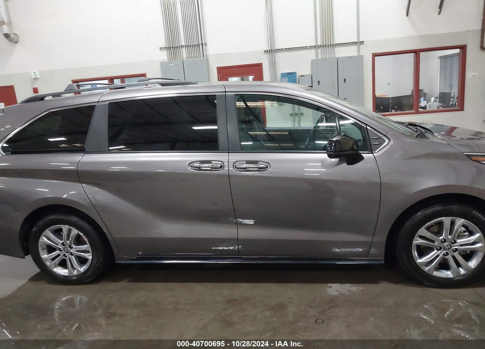 2022 TOYOTA SIENNA XSE VIN: 5TDDSKFC2NS054154