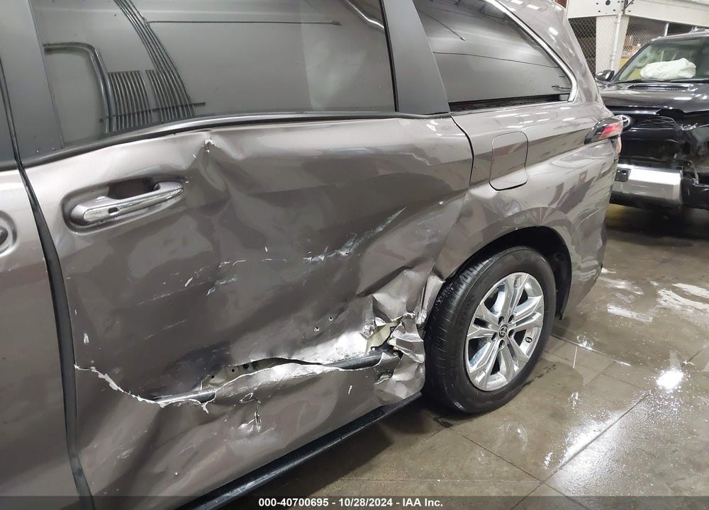 2022 TOYOTA SIENNA XSE VIN: 5TDDSKFC2NS054154