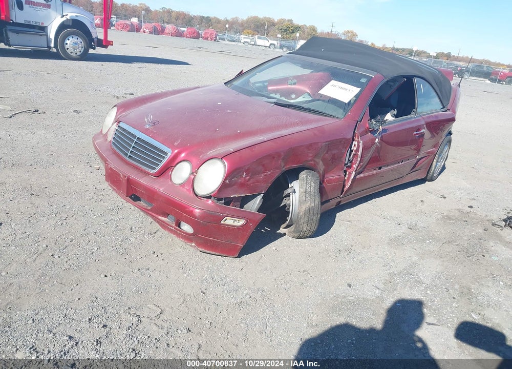2000 MERCEDES-BENZ CLK 320 VIN: WDBLK65G8YT028721