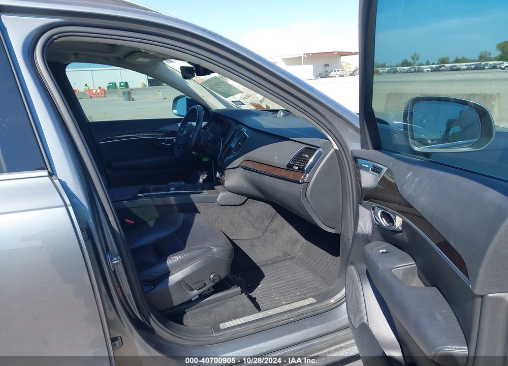 2016 VOLVO XC90 T6 MOMENTUM VIN: YV4A22PK9G1040919