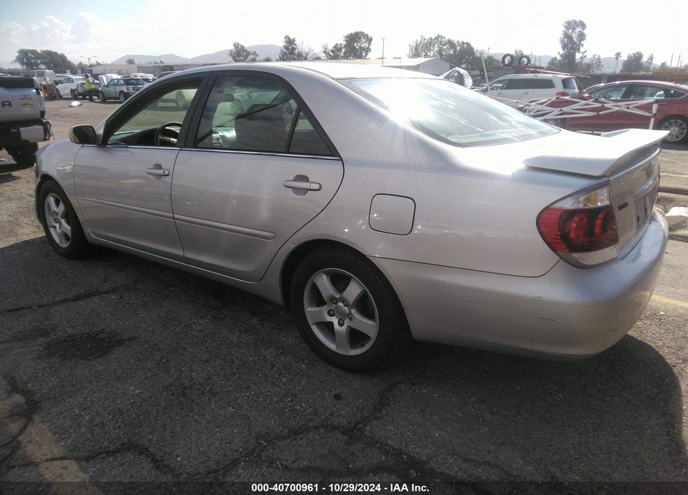 2005 TOYOTA CAMRY SE VIN: 4T1BE32K45U500622