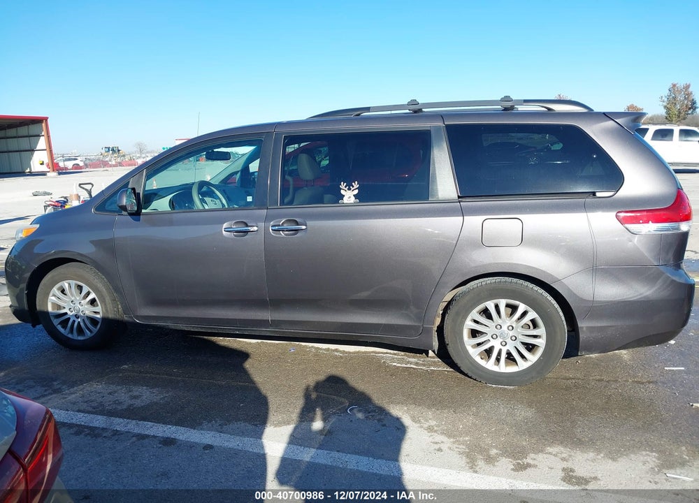 2013 TOYOTA SIENNA XLE LIMITED VIN: 5TDYK3DCXDS356865