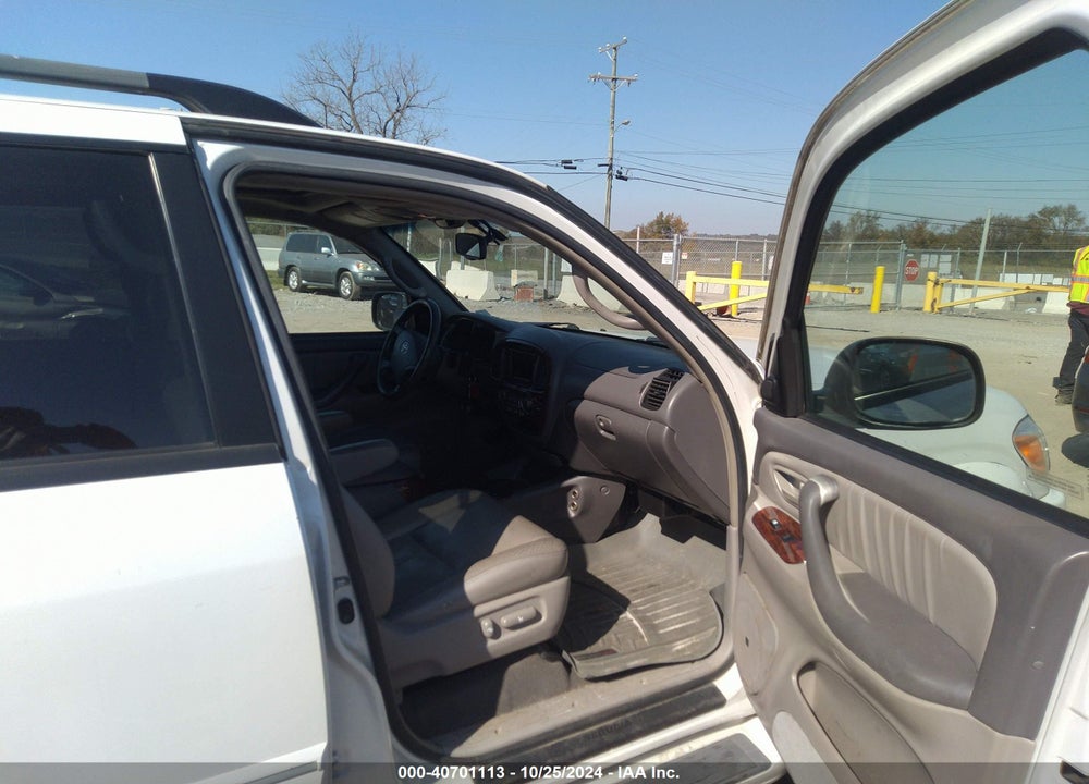 2007 TOYOTA SEQUOIA LIMITED V8 VIN: 5TDBT48A27S282511