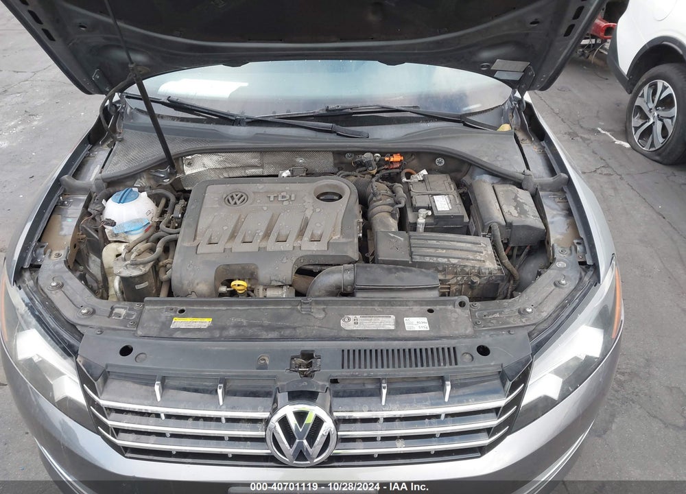2014 VOLKSWAGEN PASSAT 2.0L TDI SEL PREMIUM VIN: 1VWCN7A33EC056310