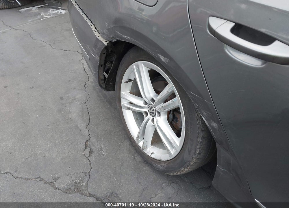2014 VOLKSWAGEN PASSAT 2.0L TDI SEL PREMIUM VIN: 1VWCN7A33EC056310