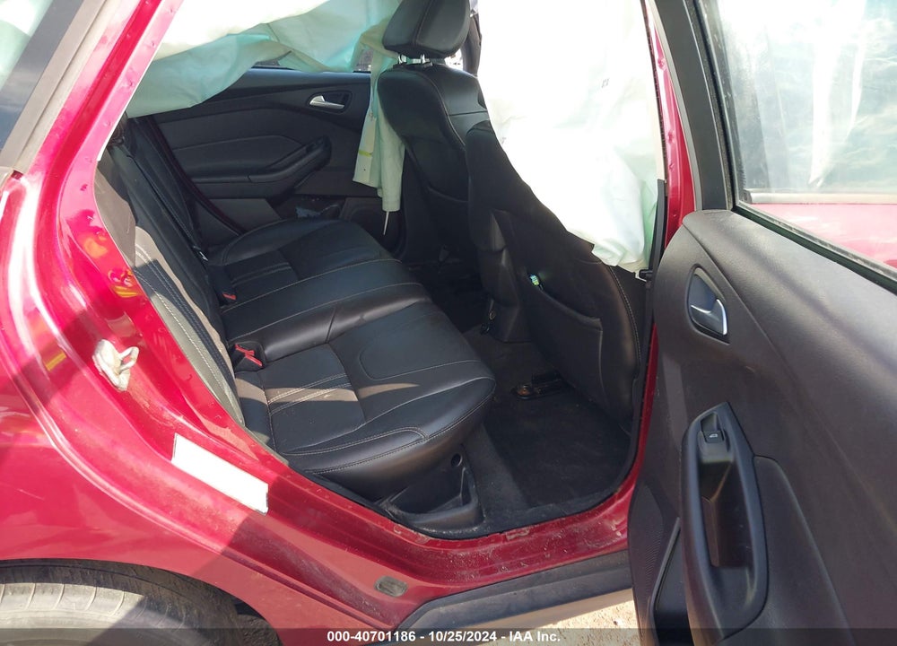 2014 FORD FOCUS SE VIN: 1FADP3K22EL414888