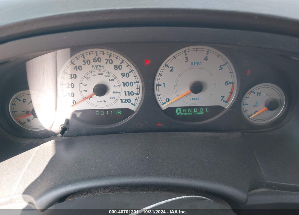 2005 CHRYSLER TOWN & COUNTRY LX VIN: 2C4GP44R15R237037