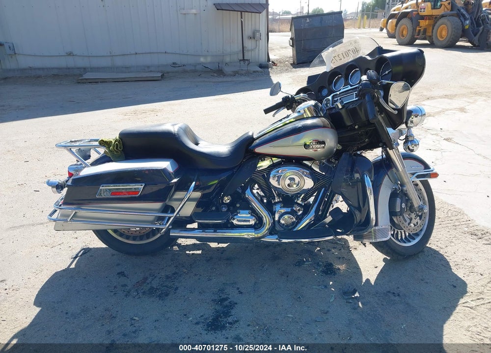 2010 HARLEY-DAVIDSON FLHTCU VIN: 1HD1FC416AB615065