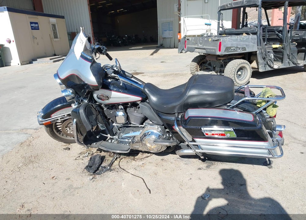 2010 HARLEY-DAVIDSON FLHTCU VIN: 1HD1FC416AB615065
