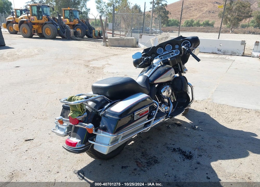 2010 HARLEY-DAVIDSON FLHTCU VIN: 1HD1FC416AB615065