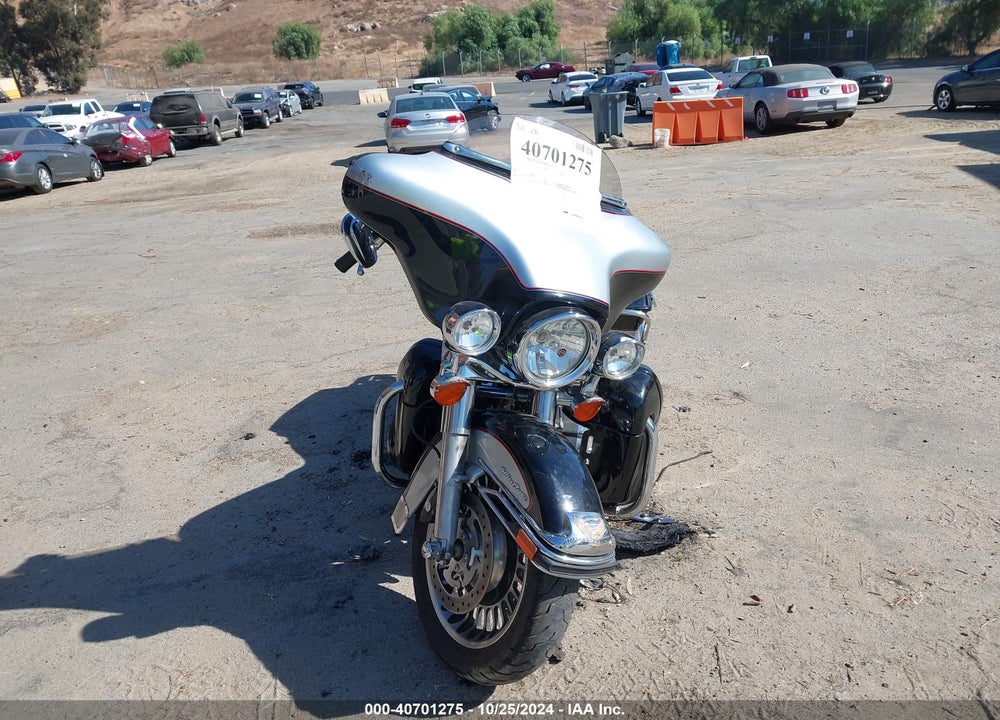 2010 HARLEY-DAVIDSON FLHTCU VIN: 1HD1FC416AB615065