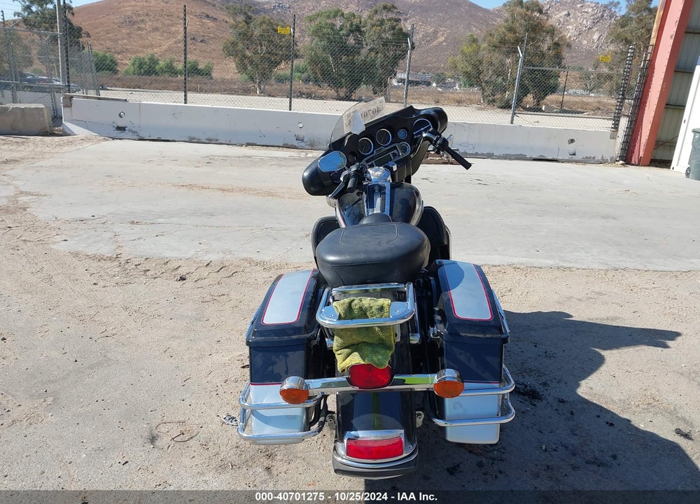 2010 HARLEY-DAVIDSON FLHTCU VIN: 1HD1FC416AB615065