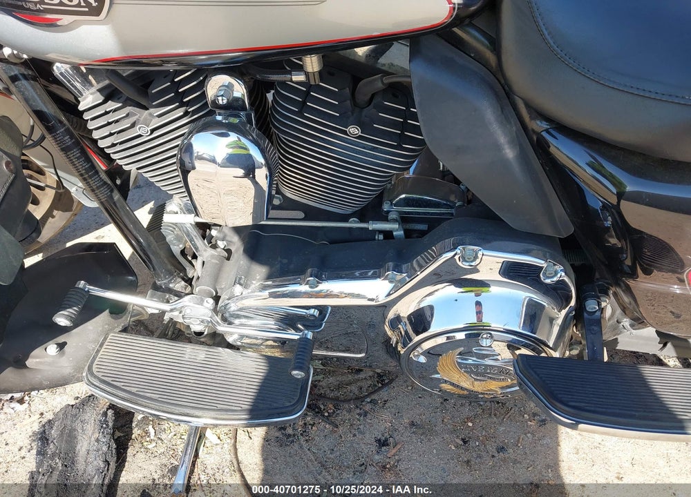 2010 HARLEY-DAVIDSON FLHTCU VIN: 1HD1FC416AB615065