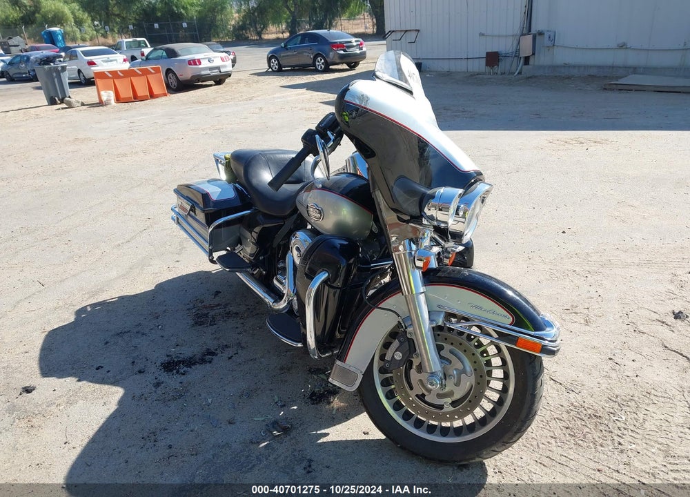 2010 HARLEY-DAVIDSON FLHTCU VIN: 1HD1FC416AB615065