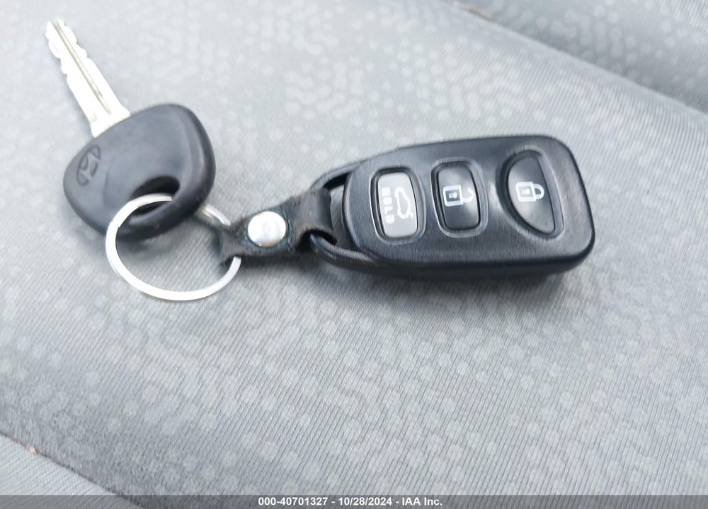 2010 HYUNDAI ELANTRA GLS VIN: KMHDU4AD6AU935740