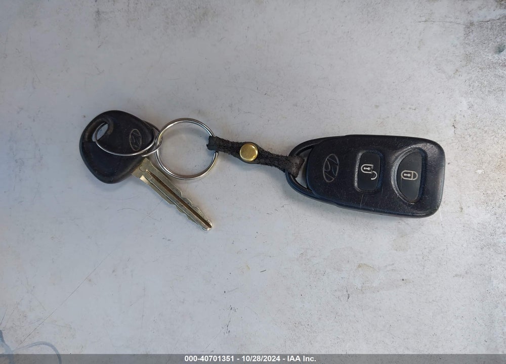 2010 HYUNDAI SANTA FE GLS VIN: 5NMSG3AB7AH345212