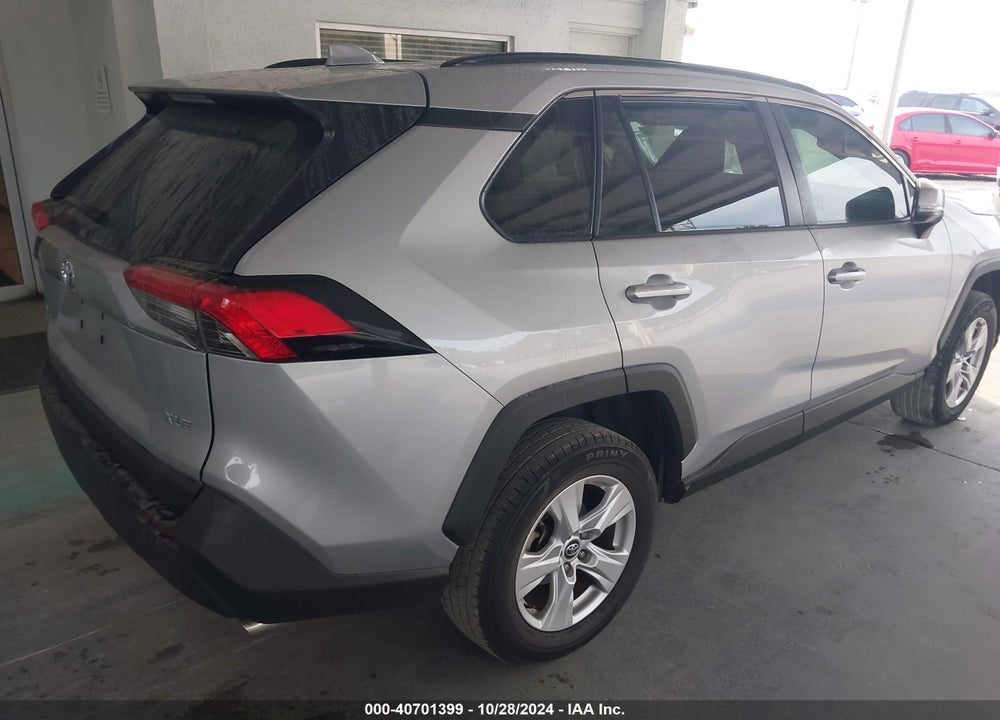 2021 TOYOTA RAV4 XLE VIN: 2T3W1RFV9MW114322
