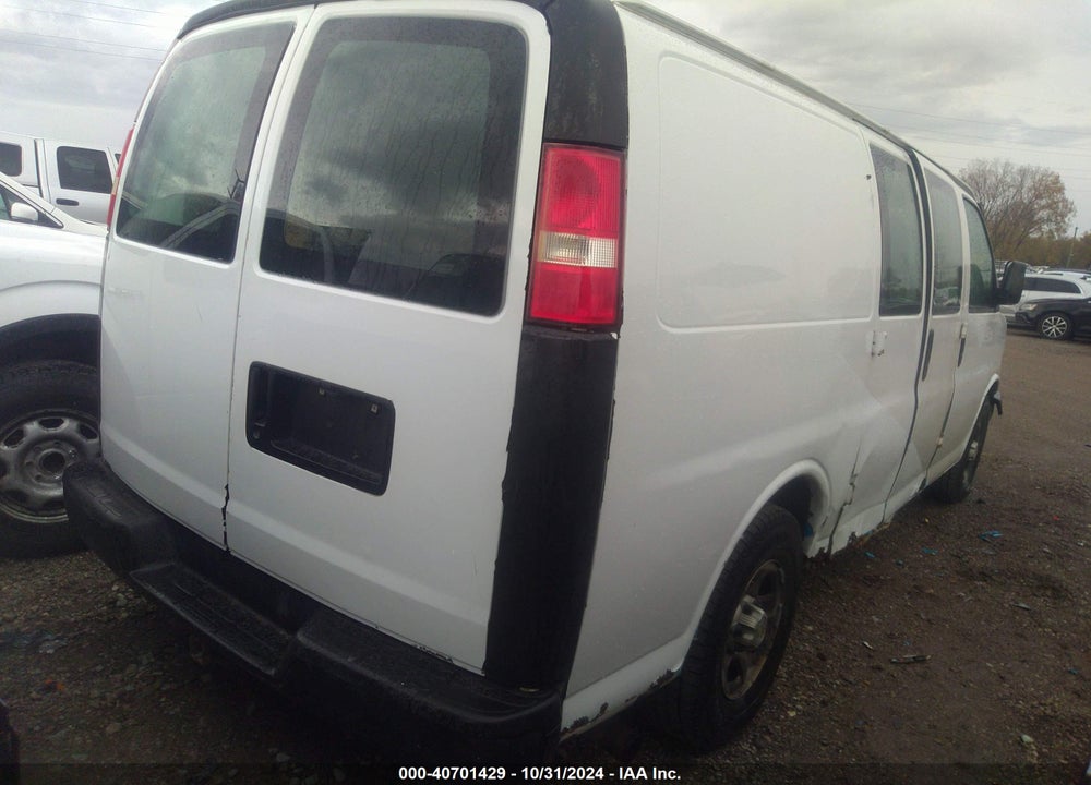2005 CHEVROLET EXPRESS VIN: 1GCFG15X051254133