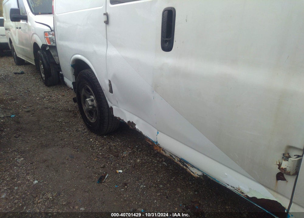 2005 CHEVROLET EXPRESS VIN: 1GCFG15X051254133