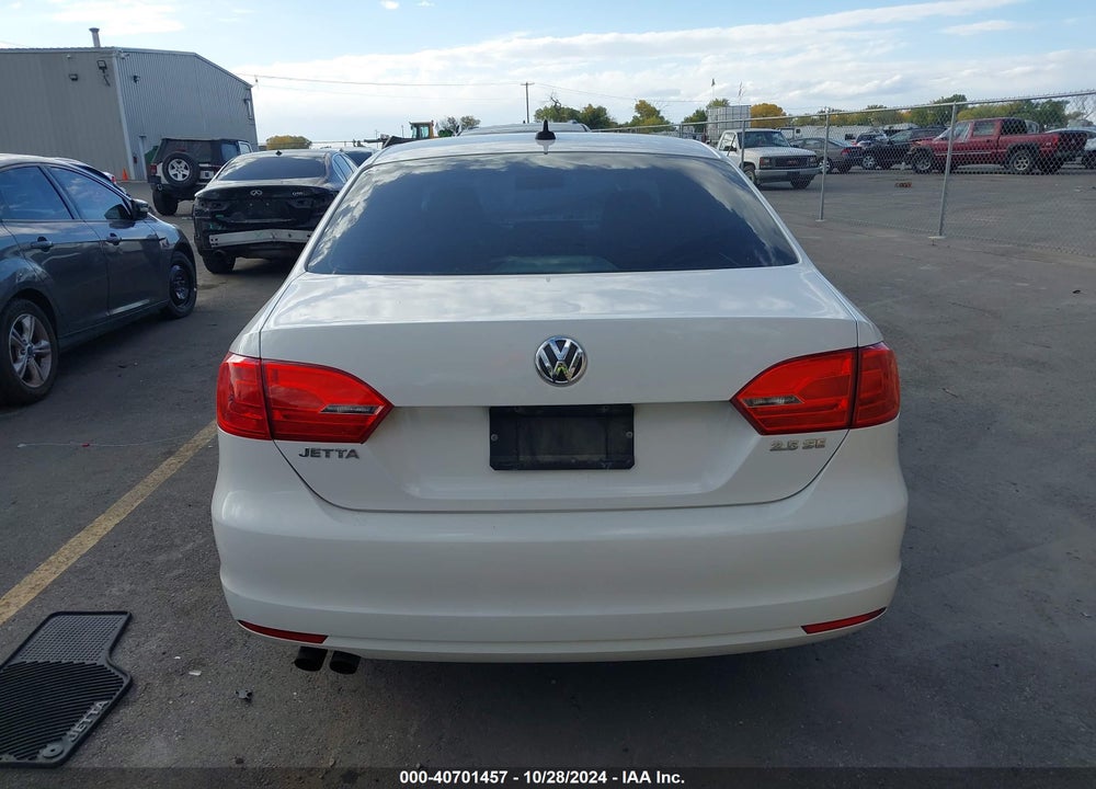 2011 VOLKSWAGEN JETTA 2.5L SE VIN: 3VWDZ7AJ0BM396936