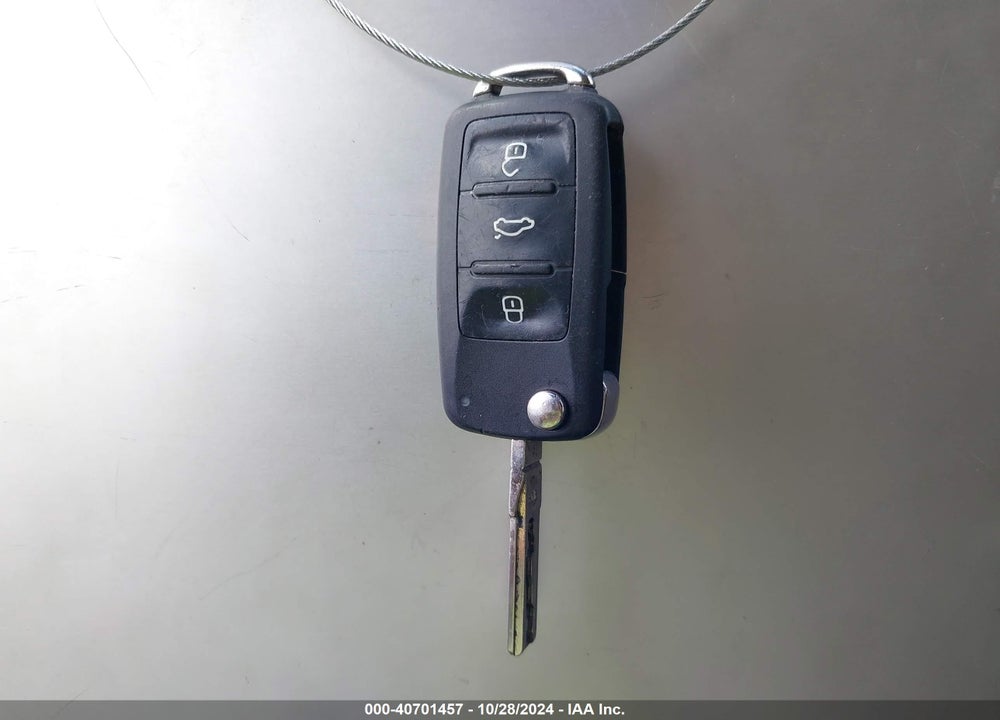 2011 VOLKSWAGEN JETTA 2.5L SE VIN: 3VWDZ7AJ0BM396936