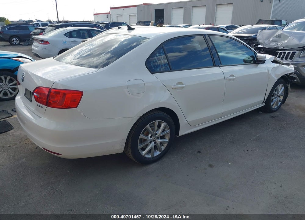 2011 VOLKSWAGEN JETTA 2.5L SE VIN: 3VWDZ7AJ0BM396936