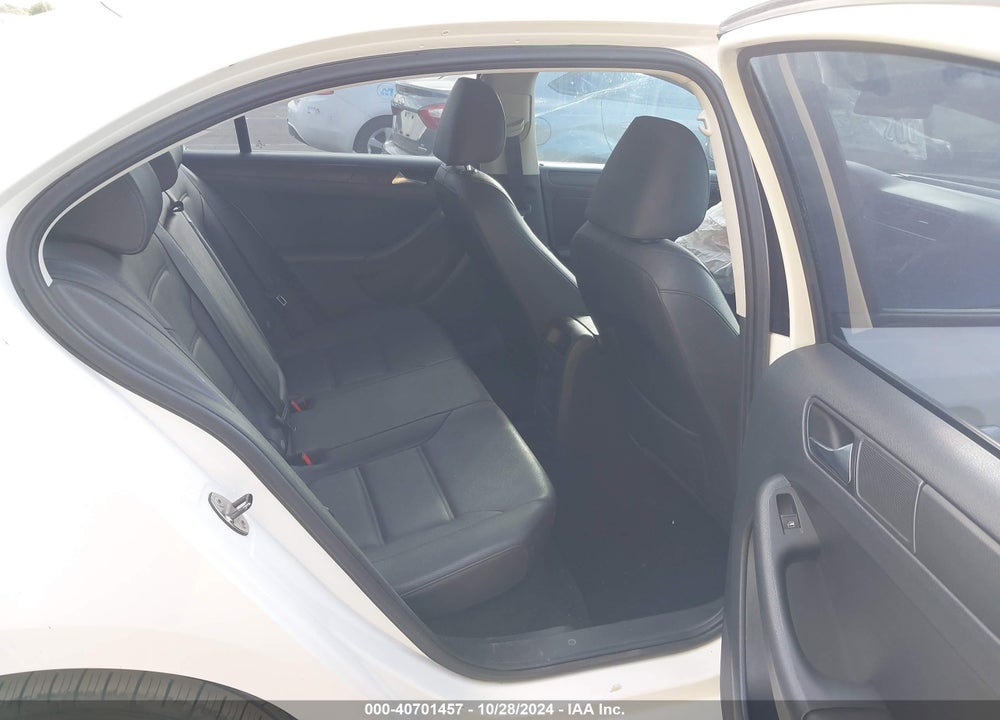 2011 VOLKSWAGEN JETTA 2.5L SE VIN: 3VWDZ7AJ0BM396936