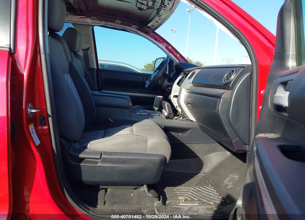 2019 TOYOTA TUNDRA SR5 5.7L V8 VIN: 5TFUW5F16KX783574