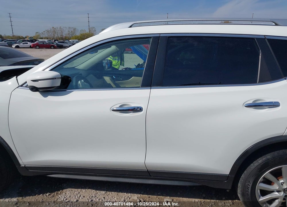 2017 NISSAN ROGUE SV VIN: KNMAT2MT8HP589314