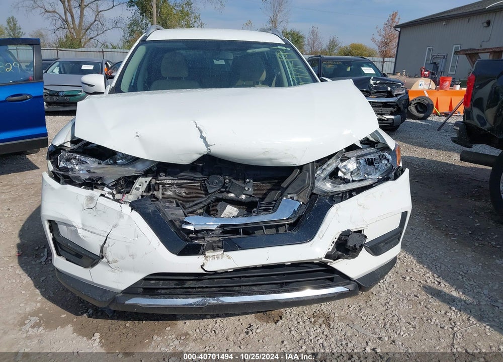 2017 NISSAN ROGUE SV VIN: KNMAT2MT8HP589314