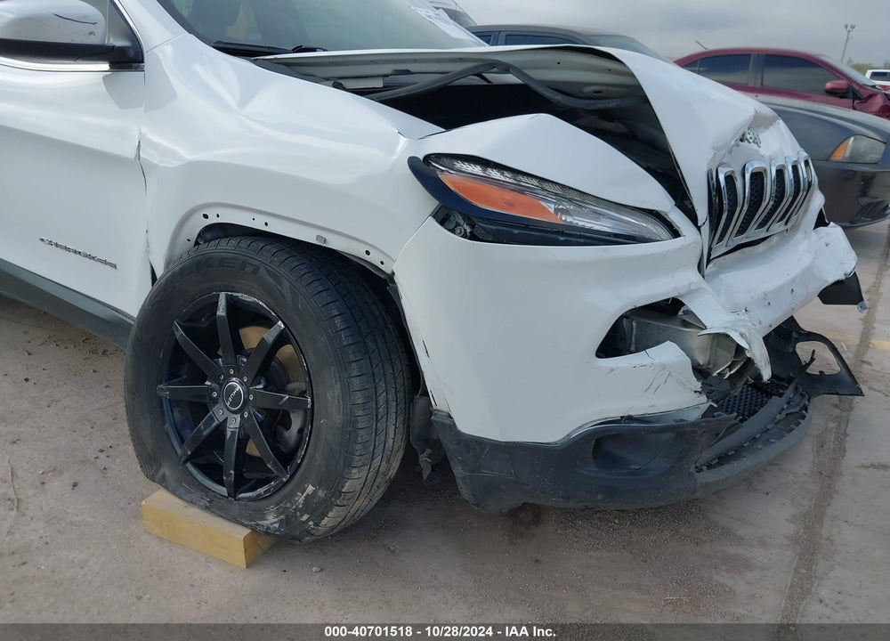 2018 JEEP CHEROKEE LATITUDE PLUS FWD VIN: 1C4PJLLB9JD538071