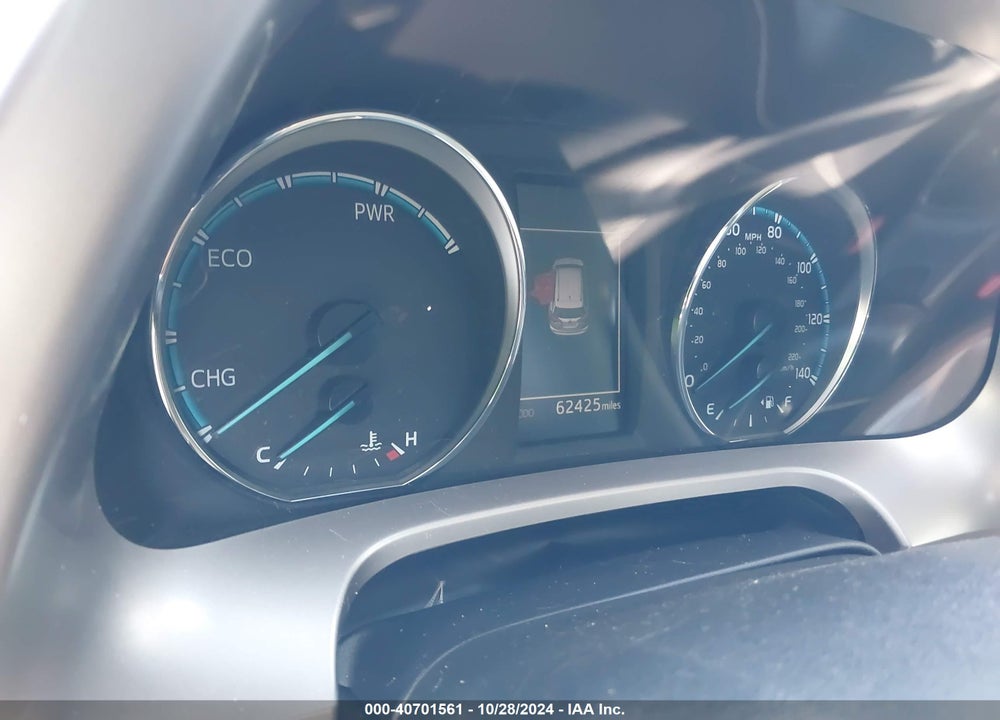2018 TOYOTA RAV4 HYBRID XLE VIN: JTMRJREV5JD198257