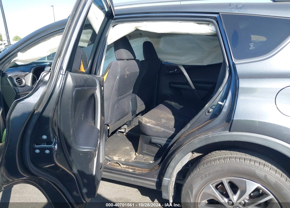 2018 TOYOTA RAV4 HYBRID XLE VIN: JTMRJREV5JD198257