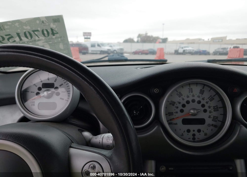 2005 MINI COOPER S VIN: WMWRE33465TD90505