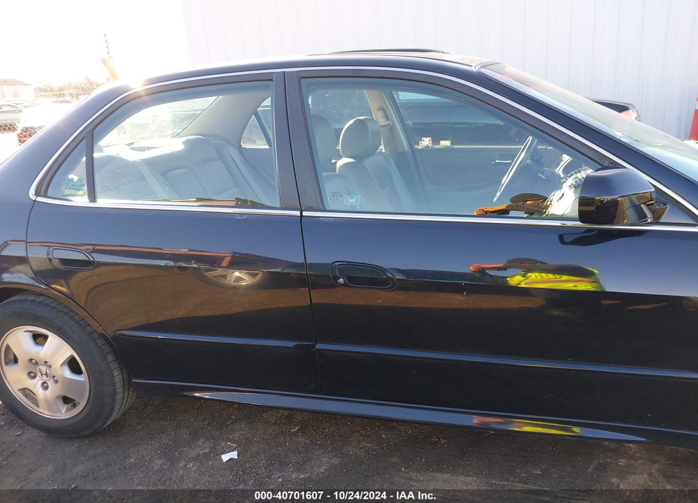 2001 HONDA ACCORD 3.0 EX VIN: 1HGCG16531A061003