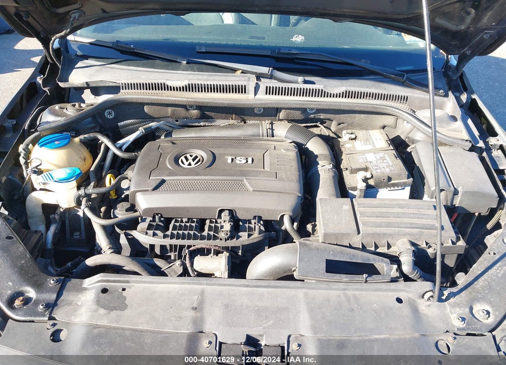 2014 VOLKSWAGEN JETTA 1.8T SEL VIN: 3VWL17AJXEM439329
