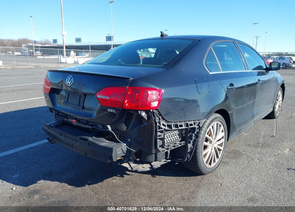 2014 VOLKSWAGEN JETTA 1.8T SEL VIN: 3VWL17AJXEM439329