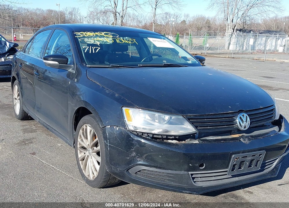 2014 VOLKSWAGEN JETTA 1.8T SEL VIN: 3VWL17AJXEM439329