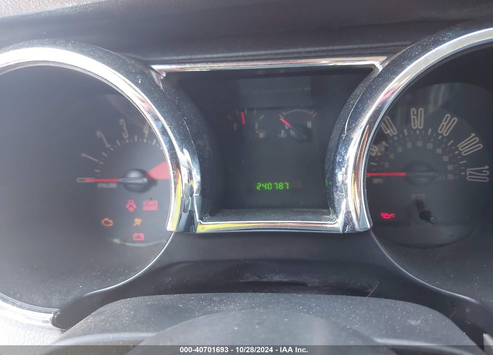 2005 FORD MUSTANG V6 DELUXE/V6 PREMIUM VIN: 1ZVFT80N355128431