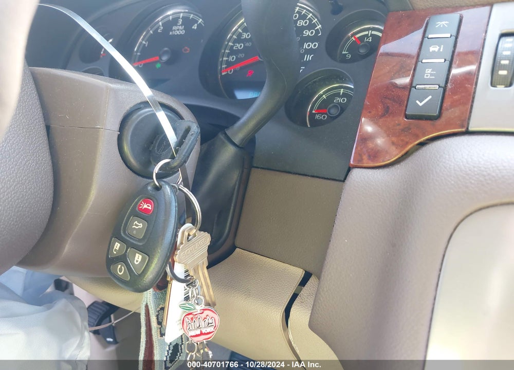 2011 GMC YUKON SLT VIN: 1GKS2CE01BR204001
