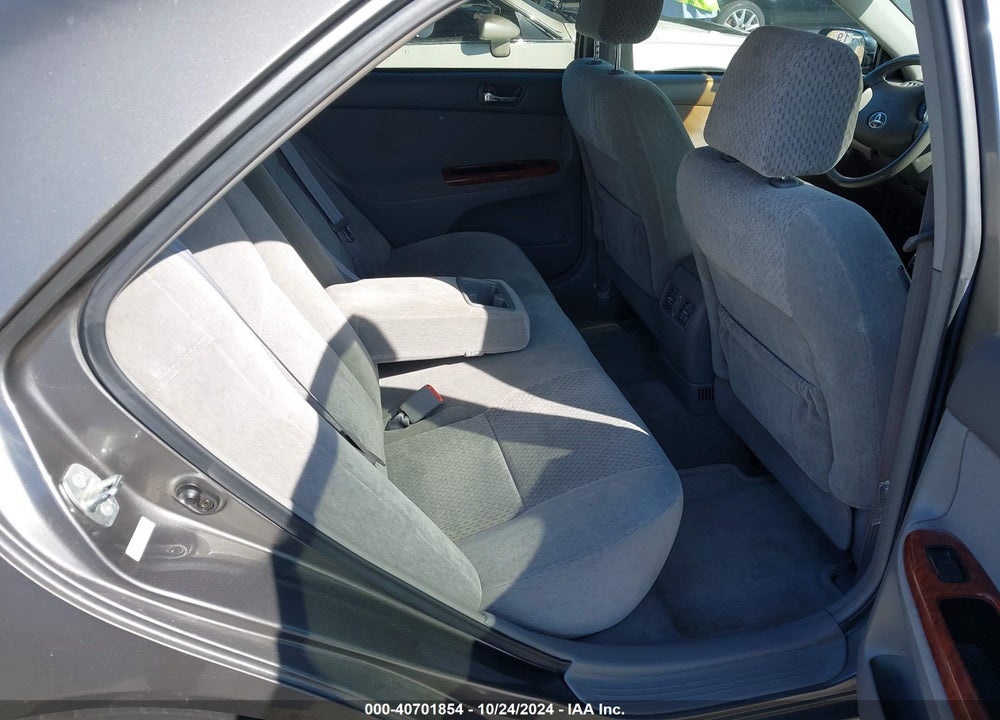 2004 TOYOTA CAMRY XLE VIN: 4T1BE30K74U795071