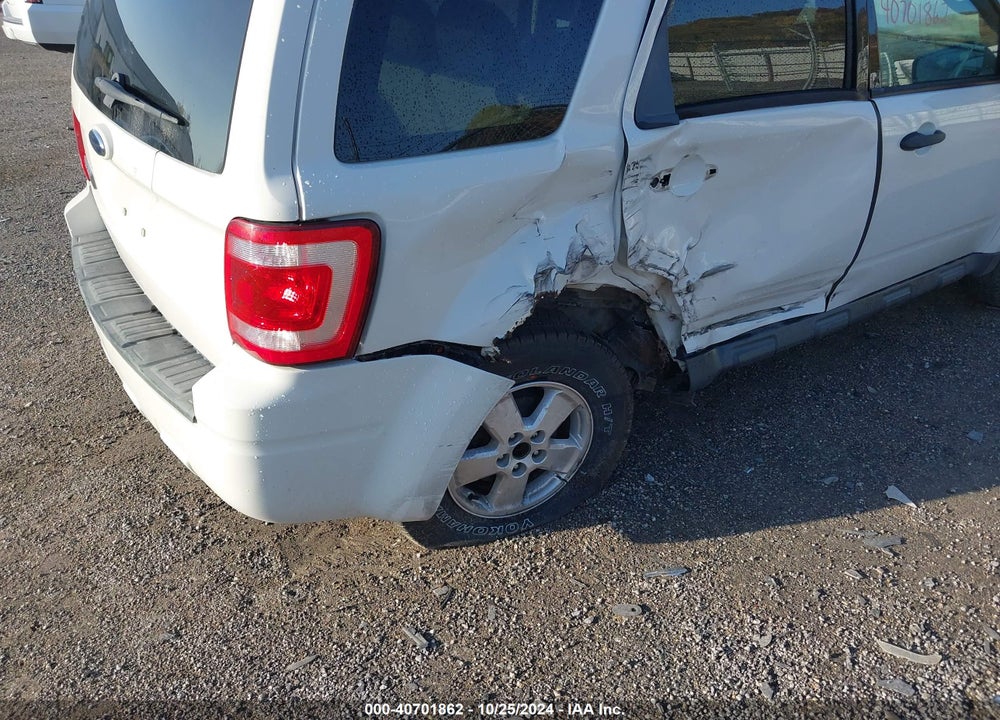 2009 FORD ESCAPE XLT VIN: 1FMCU03G59KA59102