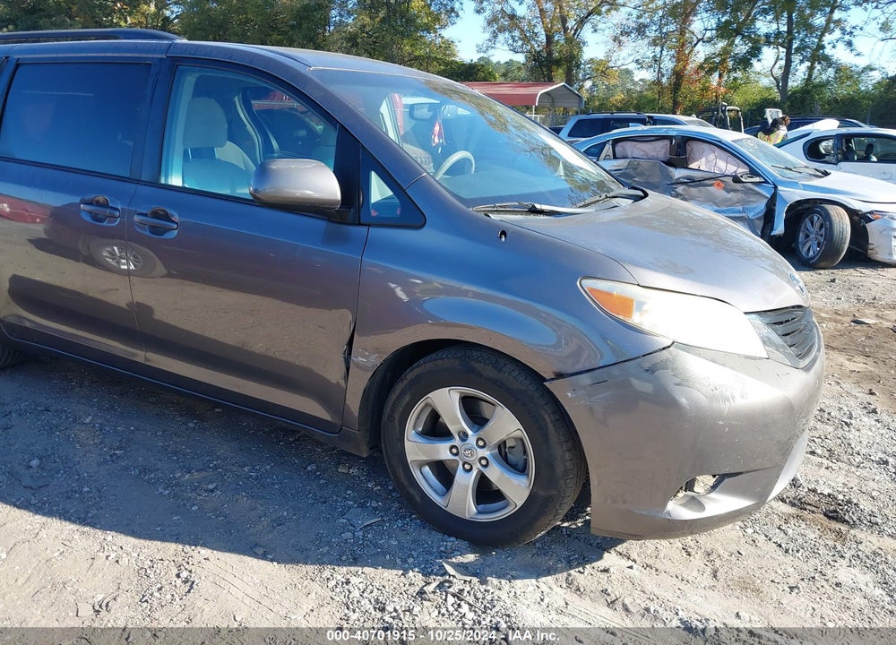 2013 TOYOTA SIENNA LE V6 8 PASSENGER VIN: 5TDKK3DC0DS321161