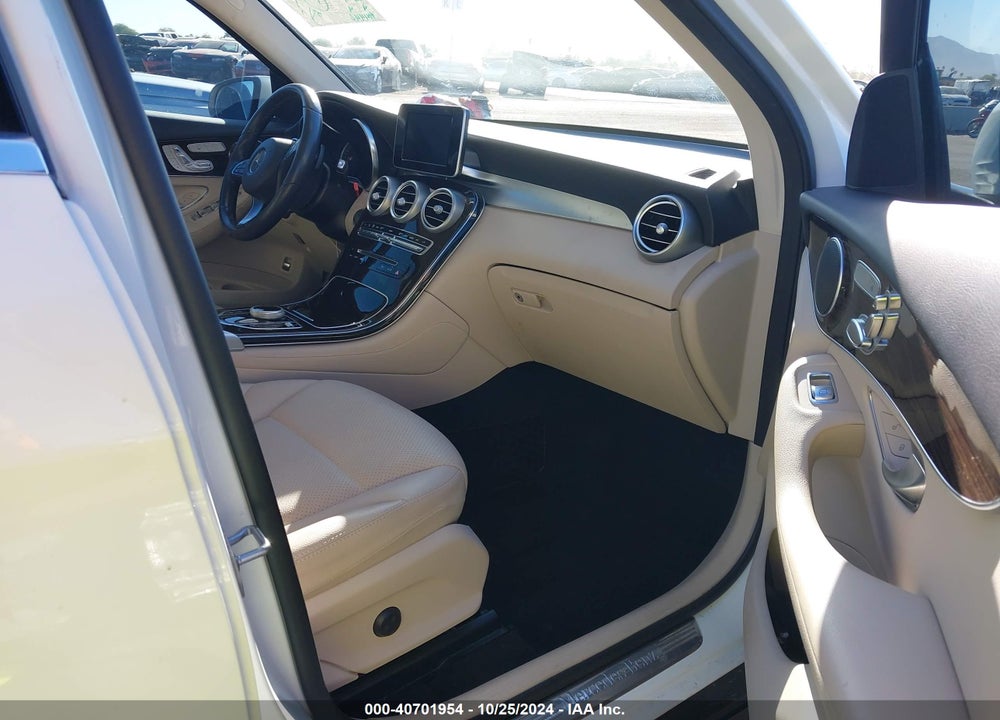 2017 MERCEDES-BENZ GLC 300 4MATIC VIN: WDC0G4KB1HF258869