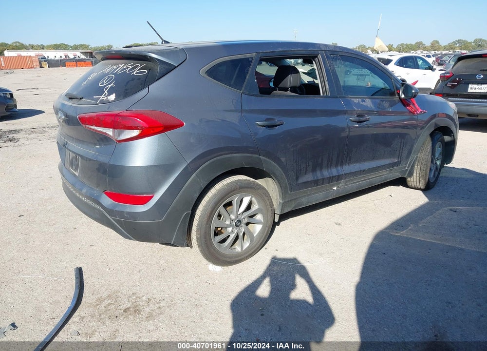 2018 HYUNDAI TUCSON SE VIN: KM8J23A41JU608777