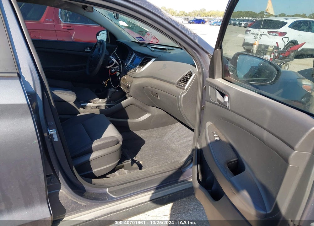 2018 HYUNDAI TUCSON SE VIN: KM8J23A41JU608777