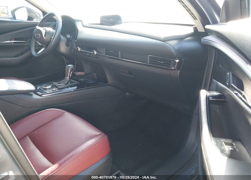 2022 MAZDA CX-30 CARBON EDITION VIN: 3MVDMBCL0NM456106