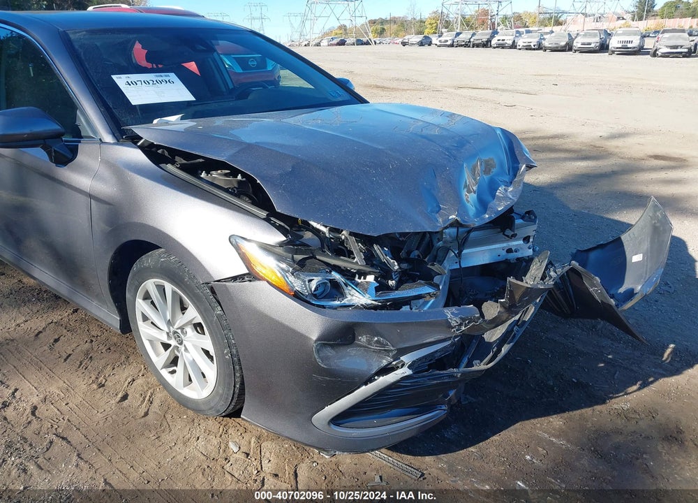 2021 TOYOTA CAMRY LE VIN: 4T1C11AKXMU612538
